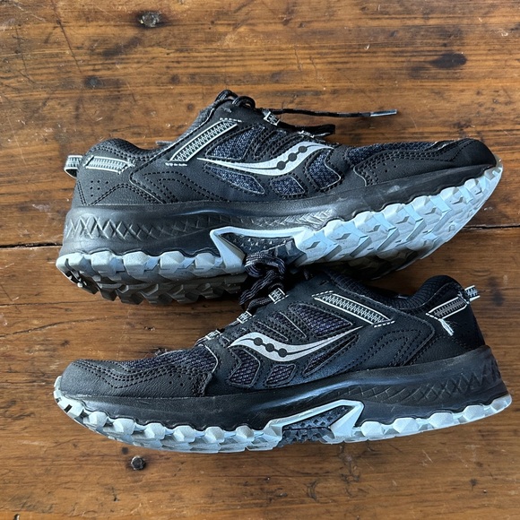 Saucony Excursion TR13 Black and Gray Athletic Shoes - Picture 3 of 5